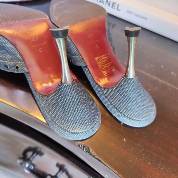 Chanel shoes - Picture 4 of 9